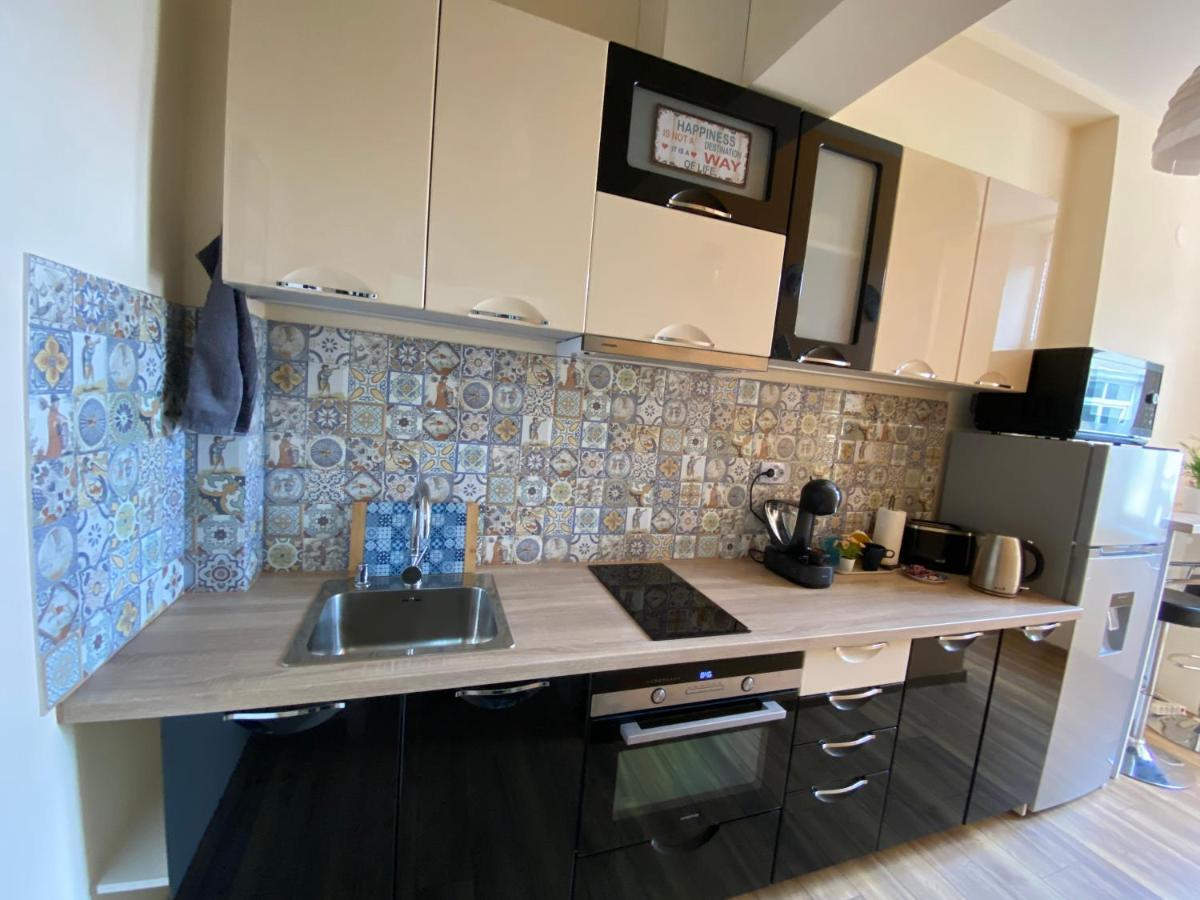 Cozy Apartment In Downtown Sofia - Tsar Samuil Street Luaran gambar