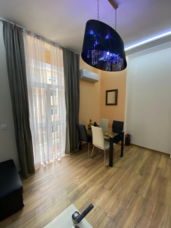 Cozy Apartment In Downtown Sofia - Tsar Samuil Street Luaran gambar