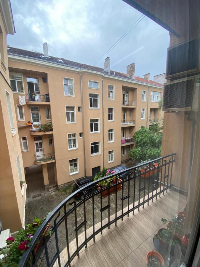Cozy Apartment In Downtown Sofia - Tsar Samuil Street Luaran gambar