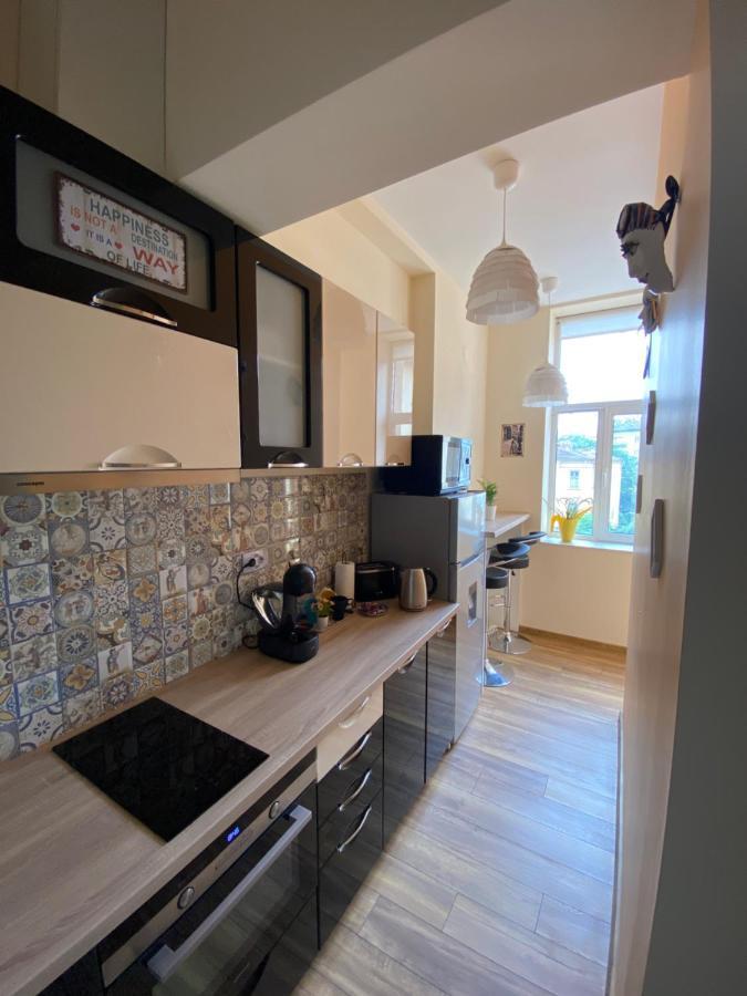 Cozy Apartment In Downtown Sofia - Tsar Samuil Street Luaran gambar