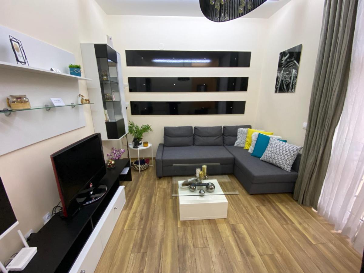 Cozy Apartment In Downtown Sofia - Tsar Samuil Street Luaran gambar