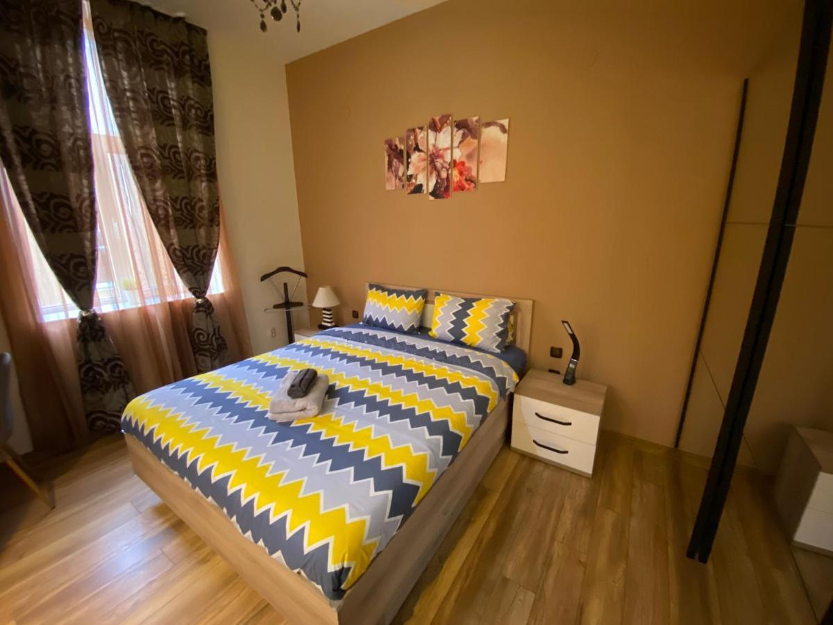 Cozy Apartment In Downtown Sofia - Tsar Samuil Street Luaran gambar