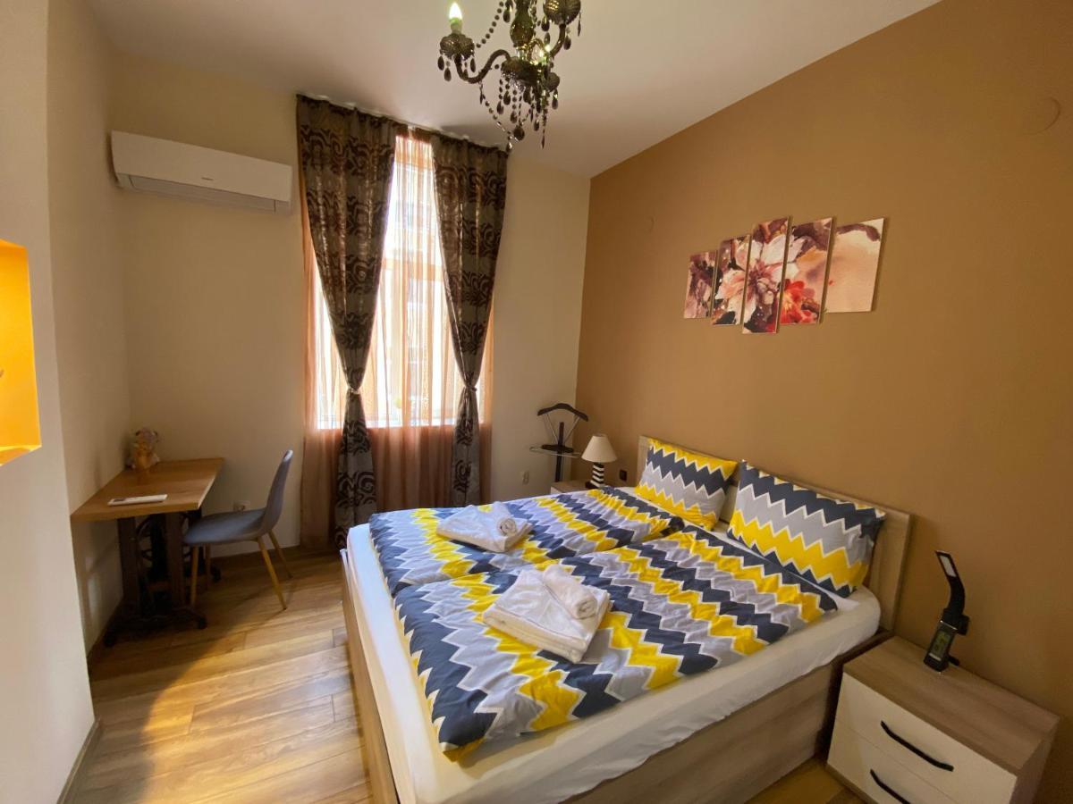 Cozy Apartment In Downtown Sofia - Tsar Samuil Street Luaran gambar